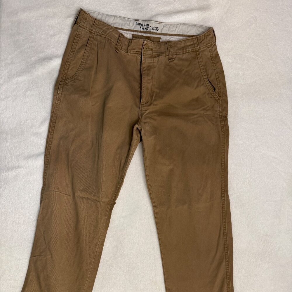 Old Navy Men's Broken In Khakis - Picture 3 of 4